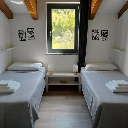 Casa Marta 11 Дом отдыха Гарленда